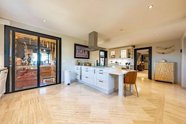 Apartment in Sierra Blanca, Costa del Sol - Photo 1