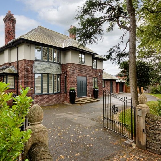 Werneth Road, Woodley - Photo 1