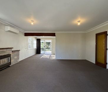 Three Bedrooms on River Road, Chartwell - Photo 4