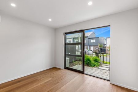 Brand New townhouse in Glen Eden / Oratia - Photo 5