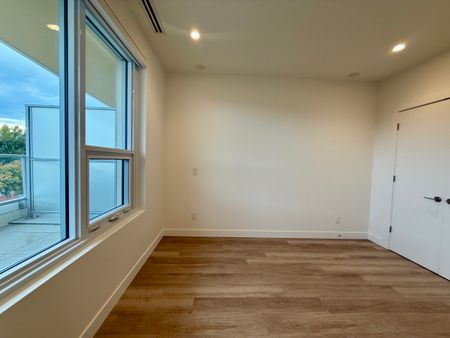 New 2 Bdrm at Movala: Lake View! - Photo 4