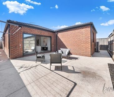 32 Highfield Drive, Mickleham, Vic 3064 - Photo 2