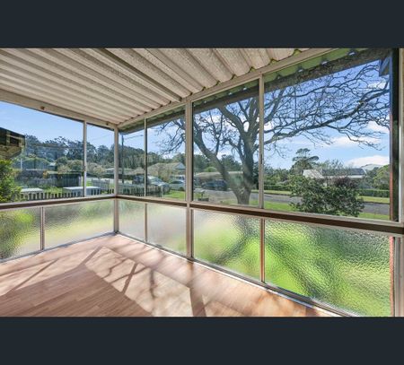 13 Glendower Street, Mount Lofty, Qld 4350 - Photo 2