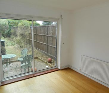 3 bedroom semi-detached house to rent - Photo 5