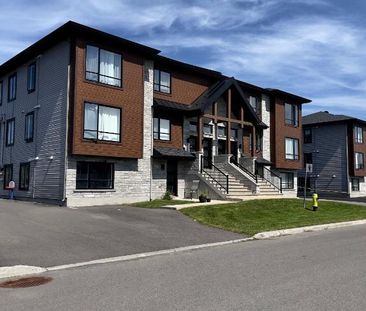 Magnifique condo/appartement 5 1/2 neuf à Mirabel (St-Augustin) - Photo 2