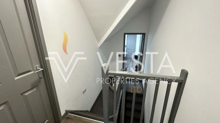 1 bedroom in a house share to rent - Photo 2