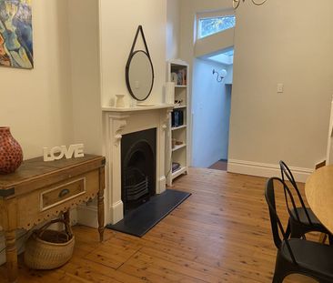 Fully furnished Terrace with 2 bed rooms plus study, courtyard and ... - Photo 2