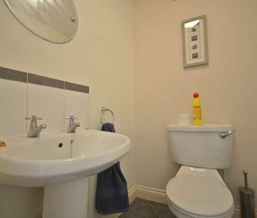 Upton Park, Slough, SL1 - Photo 4