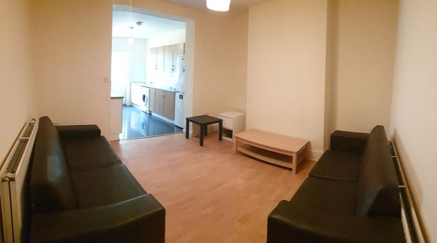 6 bedroom semi-detached house to rent - Photo 1