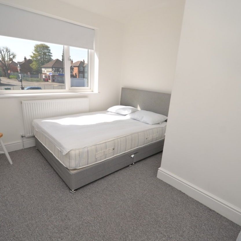 2 bed Flat for Rent - Photo 1