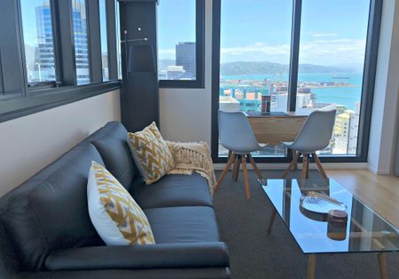 Stunning City Views, One Bedroom CBD Apartment - Photo 4