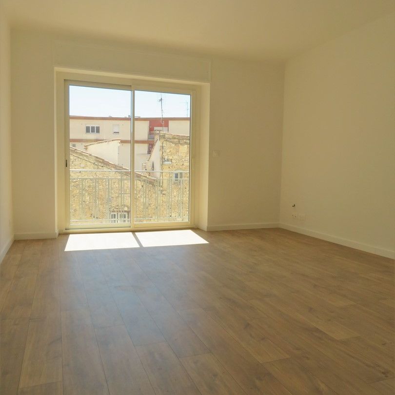 T4, Rue Preston, Nîmes, 970€ H.C, 88m² - Photo 1