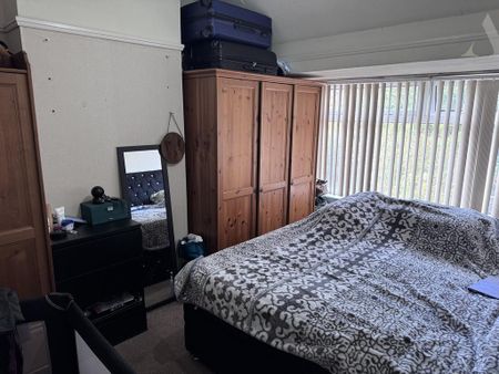 3 bedroom semi-detached house to rent - Photo 4