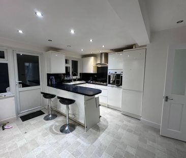 5 bedroom terraced house to rent - Photo 2