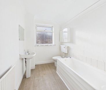 2 bedroom semi-detached house to rent - Photo 6