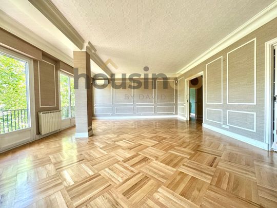 Flat for rent in Madrid (Retiro) - Photo 1