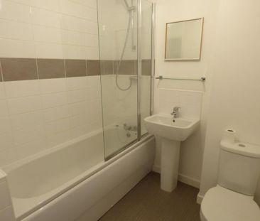 2 bedroom terraced house to rent - Photo 4