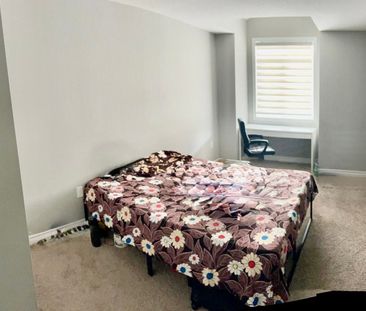 For Lease - 633 Florencedale Crescent, Kitchener, Ontario - Photo 1