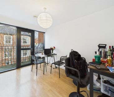 2 bedroom Apartment to rent - Photo 3