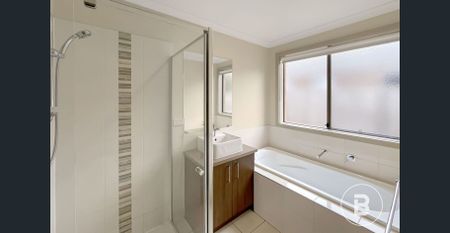 FOUR BEDROOM FAMILY HOME IN A QUIET LOCATION - Photo 4