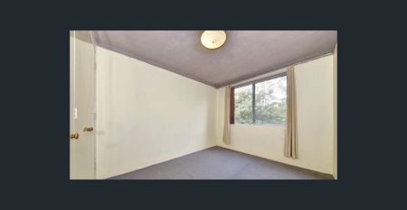 Bright & Spacious Two-Bedroom Apartment in Prime Epping Location - Photo 4