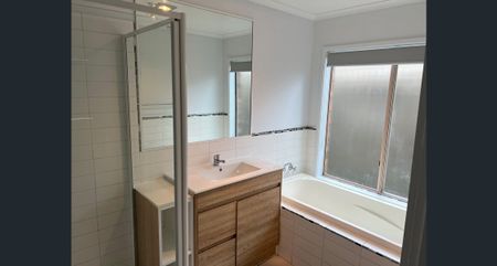 Luxury Family Living with Pool - Spacious 6-Bedroom Home in Prime Sydenham Location! - Photo 5