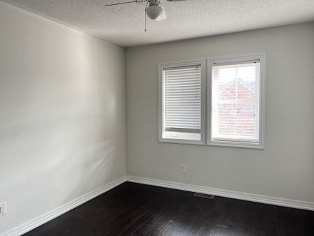 For Lease - 15 Aird Court, Milton, Ontario - Photo 3