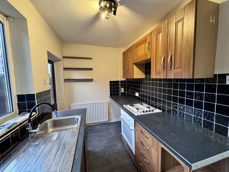 2 bedroom terraced house to rent - Photo 4