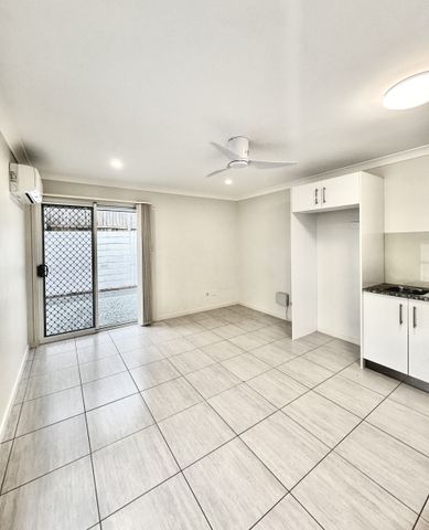 1 Bedroom Home, Available NOW!! - Photo 4