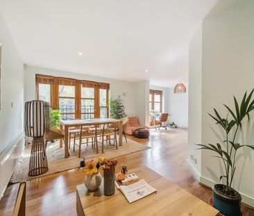 3 bedroom mews to rent - Photo 3
