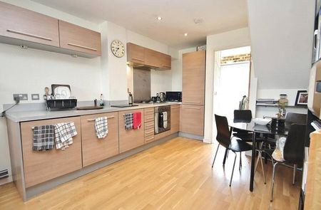 2 bedroom apartment to rent - Photo 4