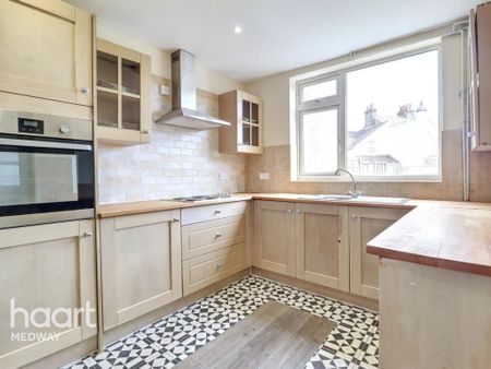 3 bedroom terraced house to rent - Photo 4