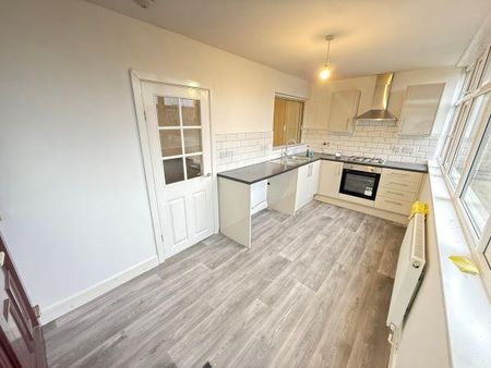 2 bedroom semi-detached house to rent - Photo 4