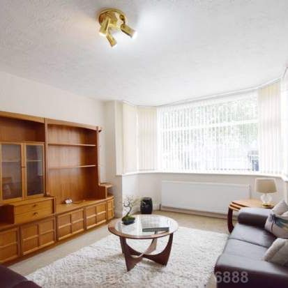 3 bedroom property to rent in London - Photo 1