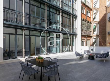 Flat with terrace for rent in Goya (Madrid) - Photo 2