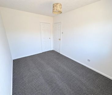 3 bedroom end of terrace house to rent - Photo 3