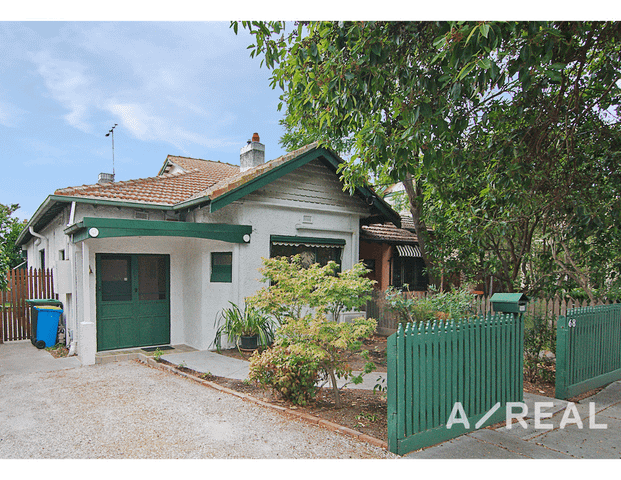 Charming Family Home in a Prime Kew Location - Photo 1