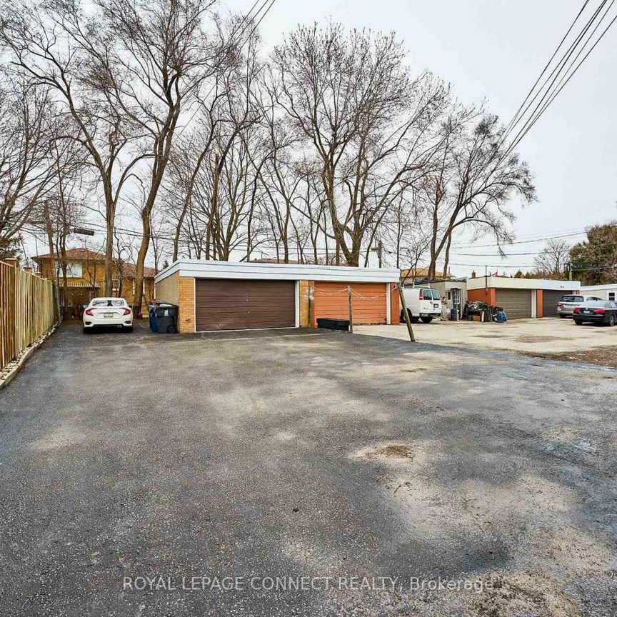 #2 - 156 Overbrook Place – Toronto C06, Ontario - Photo 1
