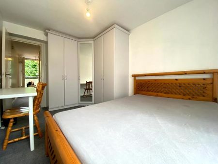 3 bedroom flat share to rent - Photo 4