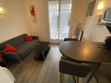 Location Appartement 2 pièces 23m² ST PIERRE DES CORPS 37700 - Photo 2