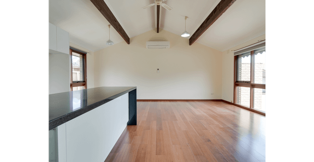 Large, livable and so convenient! - Photo 1