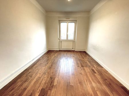 Location Appartement 4 pièces 74m² - Photo 3