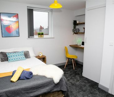 1 bedroom in a house share to rent - Photo 4