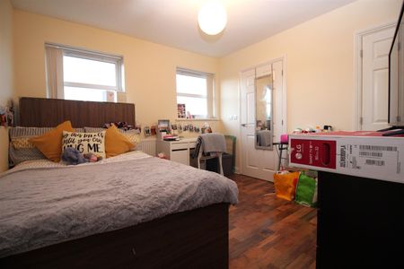 Blue Fox Close, Leicester, LE3 0EE - Photo 4