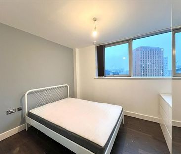 Blackwall Way, London - Photo 6