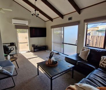 Sunny 2BR Home - Photo 3
