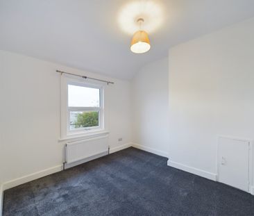 2 bedroom House in Edgehill Street, Reading - Photo 2