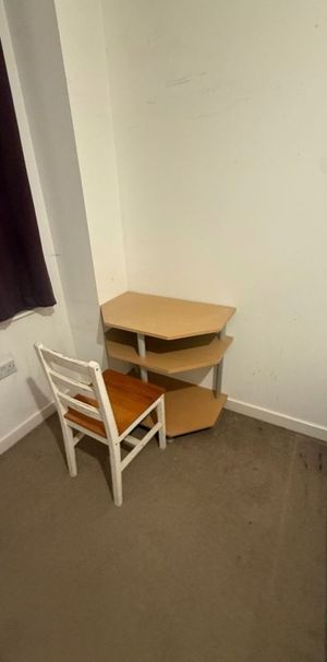 Room in a Shared Flat, Linton Road, IG11 - Photo 1