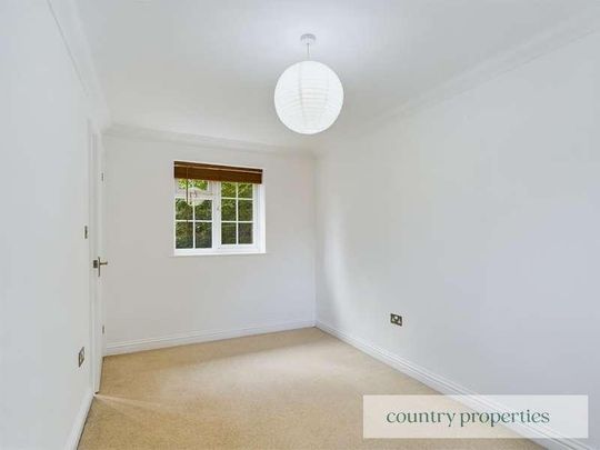 Sylvandale, Welwyn Garden City, AL7 - Photo 1