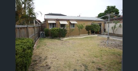 SPACIOUS FAMILY HOME! - Photo 5